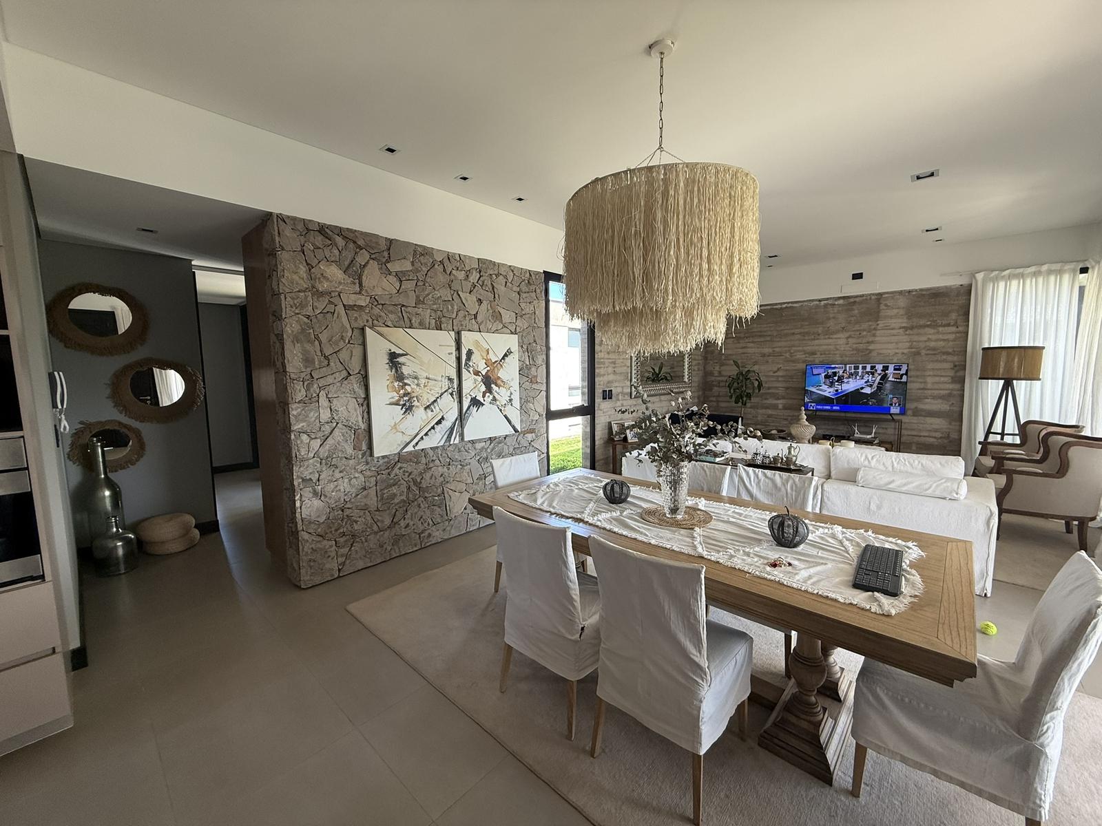 6358163_40459036711490508665695423121465488189284848959092411738324317002405374360562