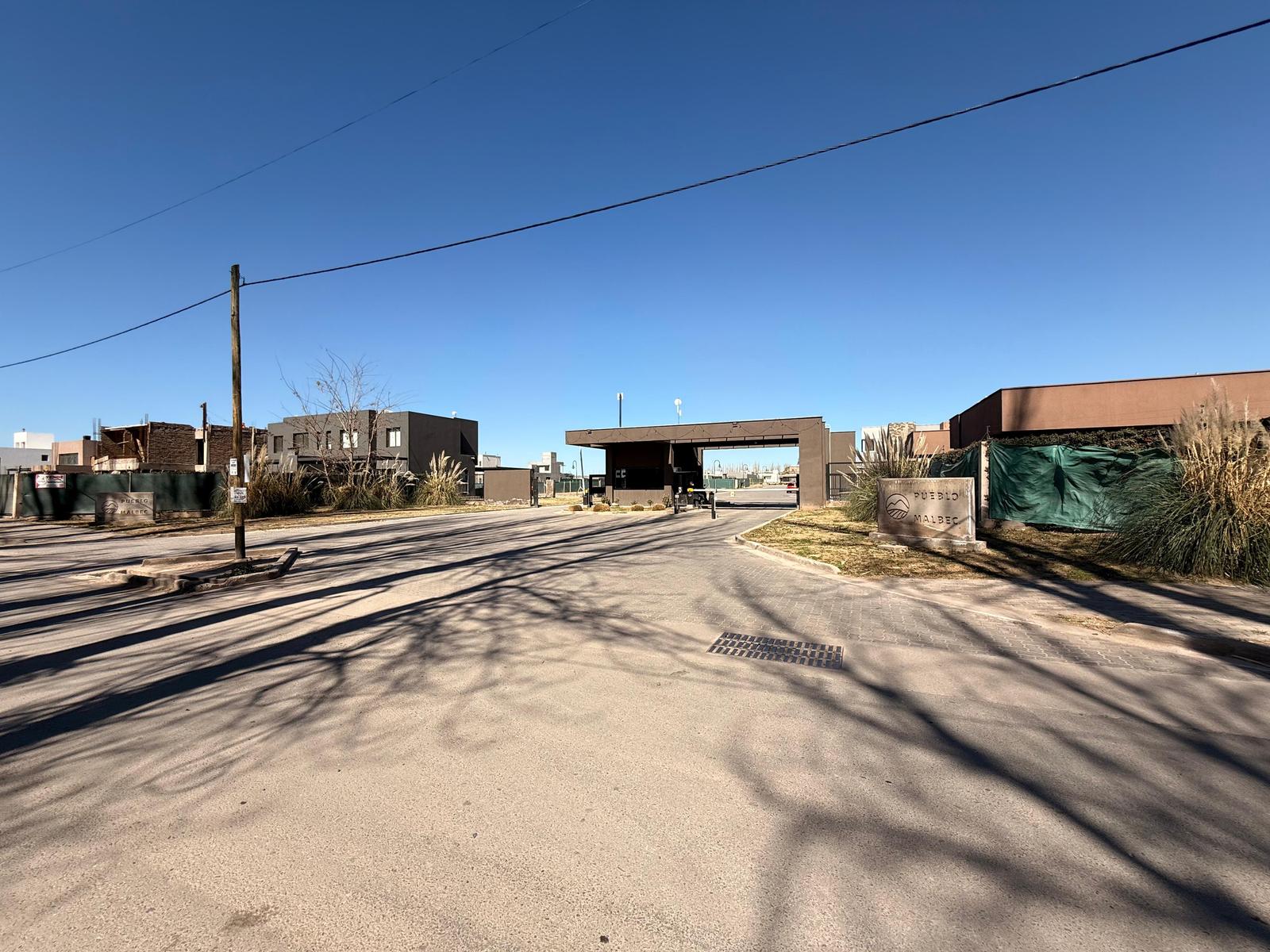 6338667_49935699052930264393495675795845743465143669972539844639514412554223142259739