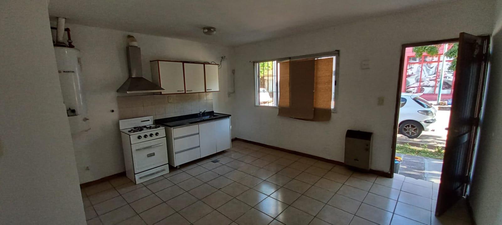 7568777_86339310698830155220424115629296581138897332007445754243715508282080971878635