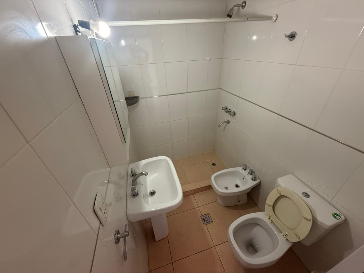 7596578_102970207221888206284440030715447093379322609348846791290513876582305664405559