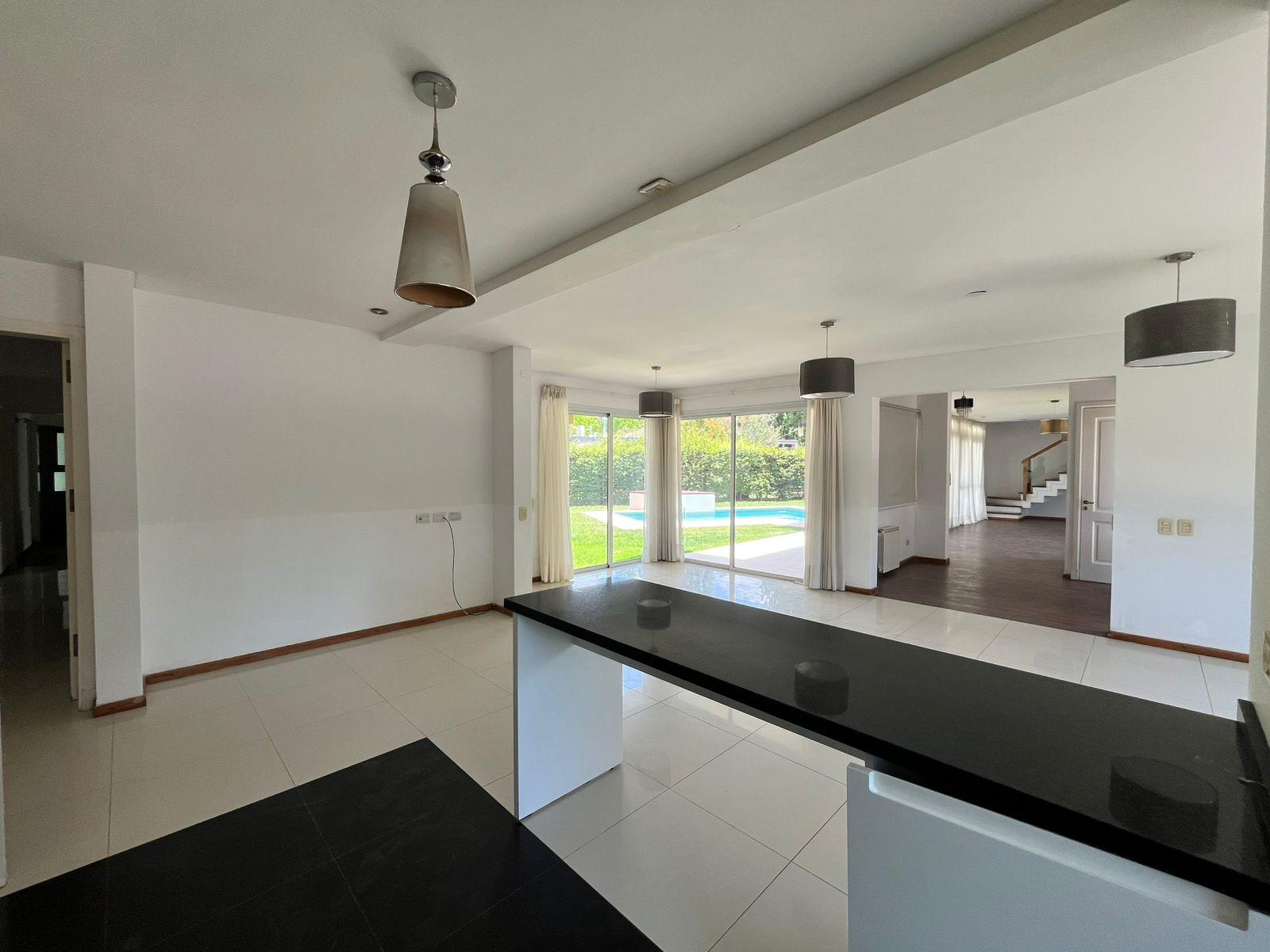 7606868_1936224236392620388031578073865363003046894185428214895021991968725027985574