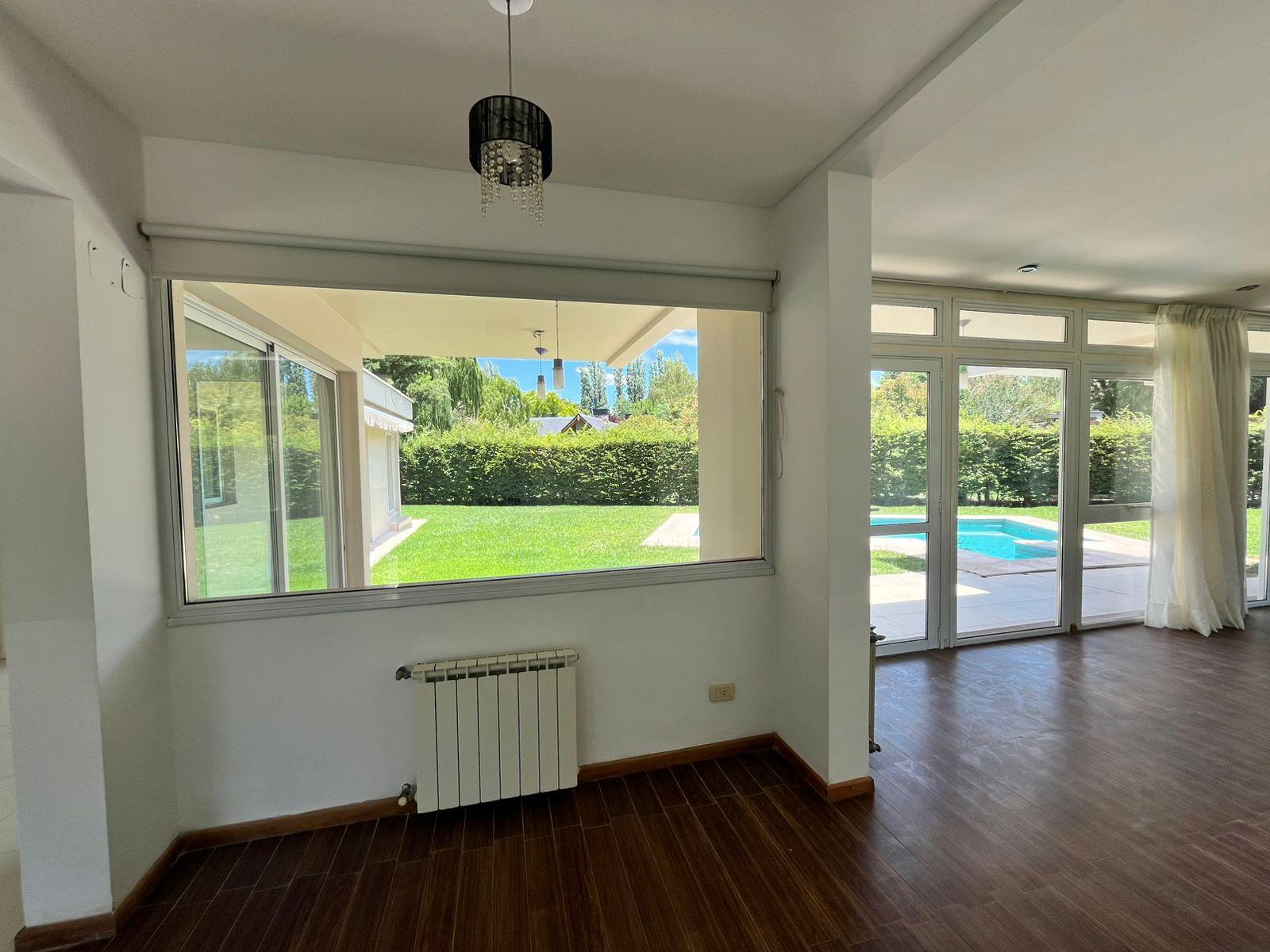 7606868_8076155001829795410483296595949137518334017273330787181944211622273481633581