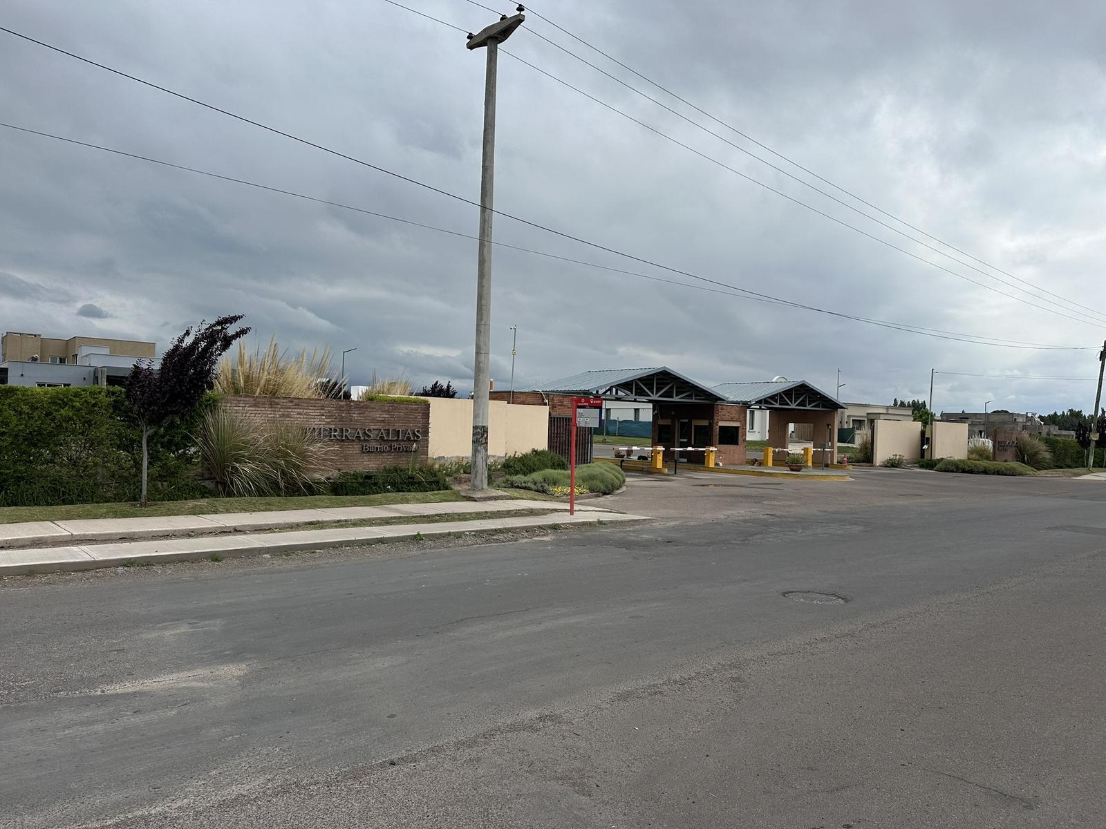 7627770_14165686602874798008268529944226472855204109210649299465906925164331147007673