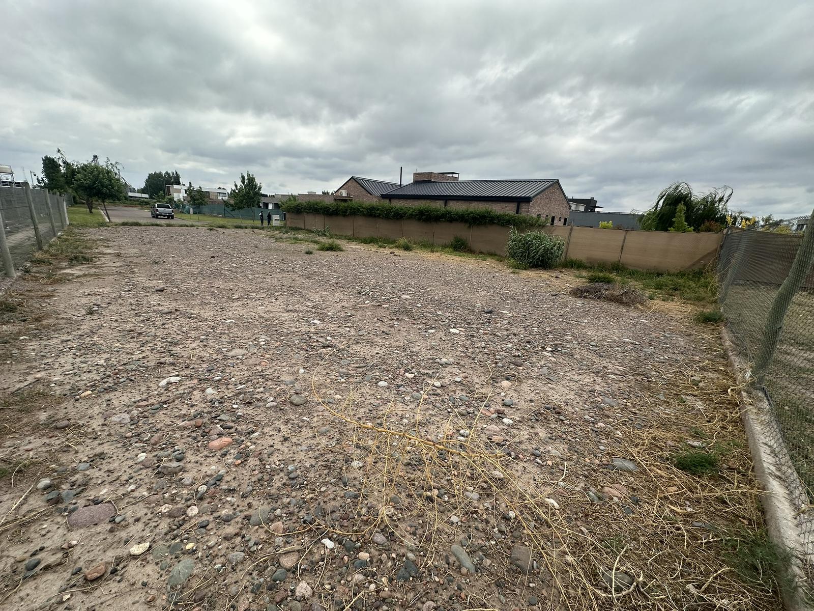 7627770_20104456571307779891988931165282600438665835207394980458769405744107039178955