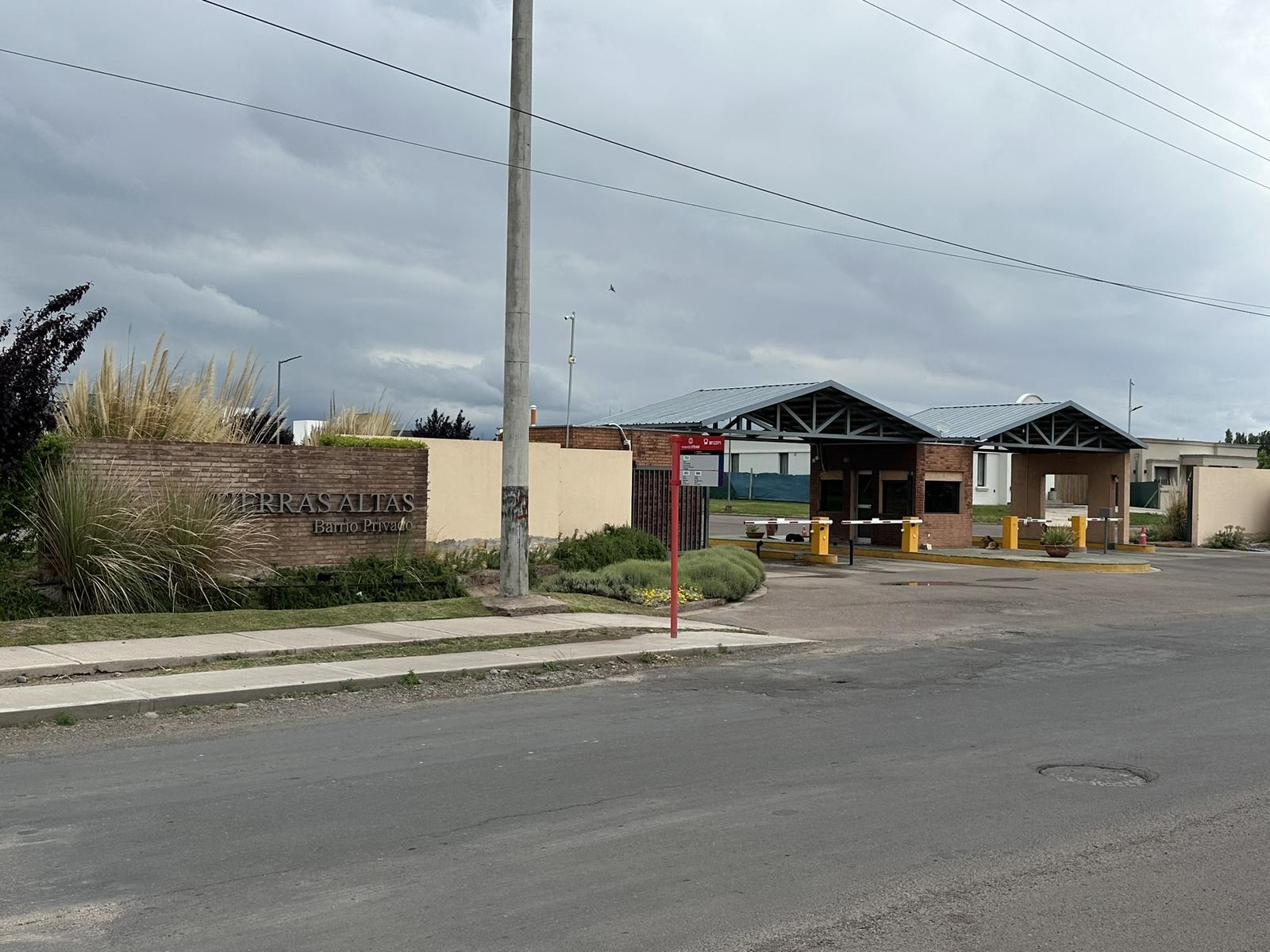 7627770_4260200502775354701688667958517907066469517790780682152189229705418990362030