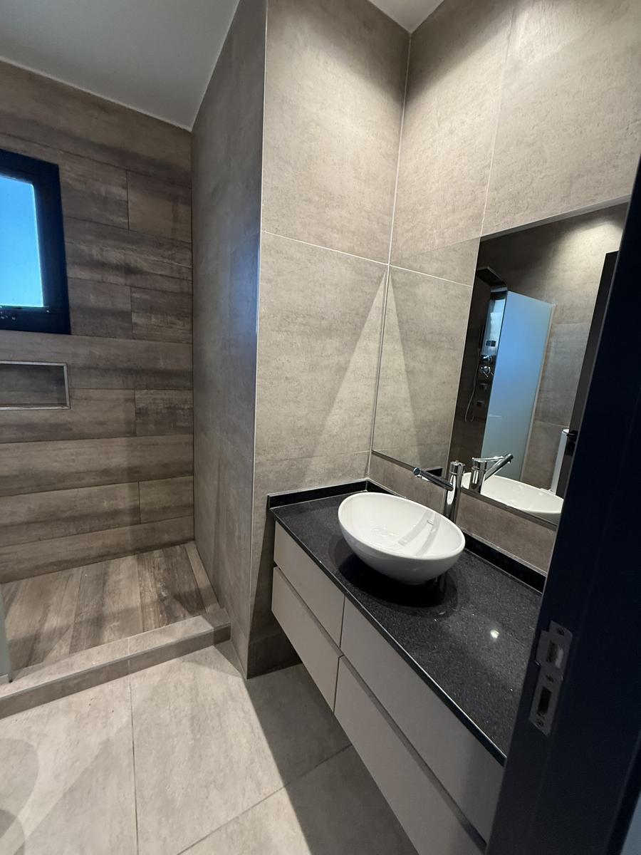 7677160_27108064163275029823545852908265599700947877782913683744949934018365572685170