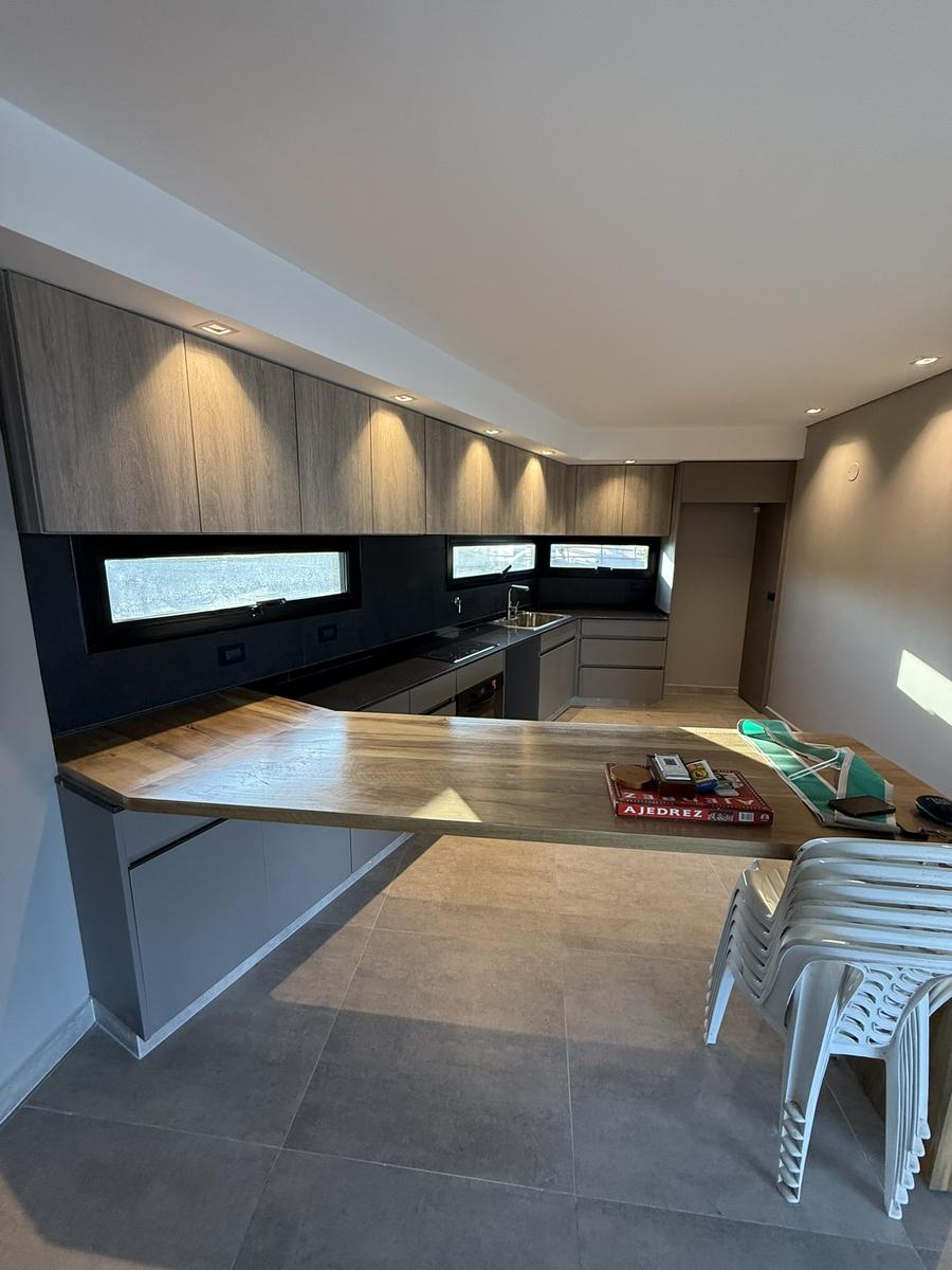 7677160_55926735633271492099185043328970919639459283635564299691695038730186415843680