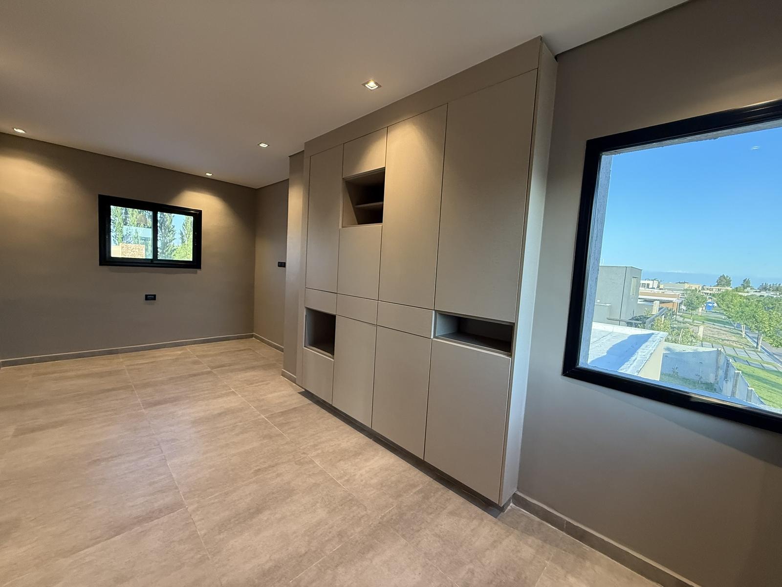 7677160_68930093583692533017185591549864089349699445674717253683631208577994374081921