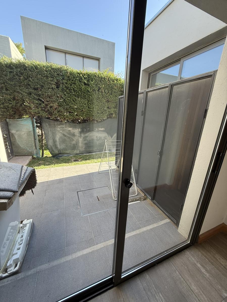 7871641_18468017741461074793697044628521327307042485722390345010542589655904573310395