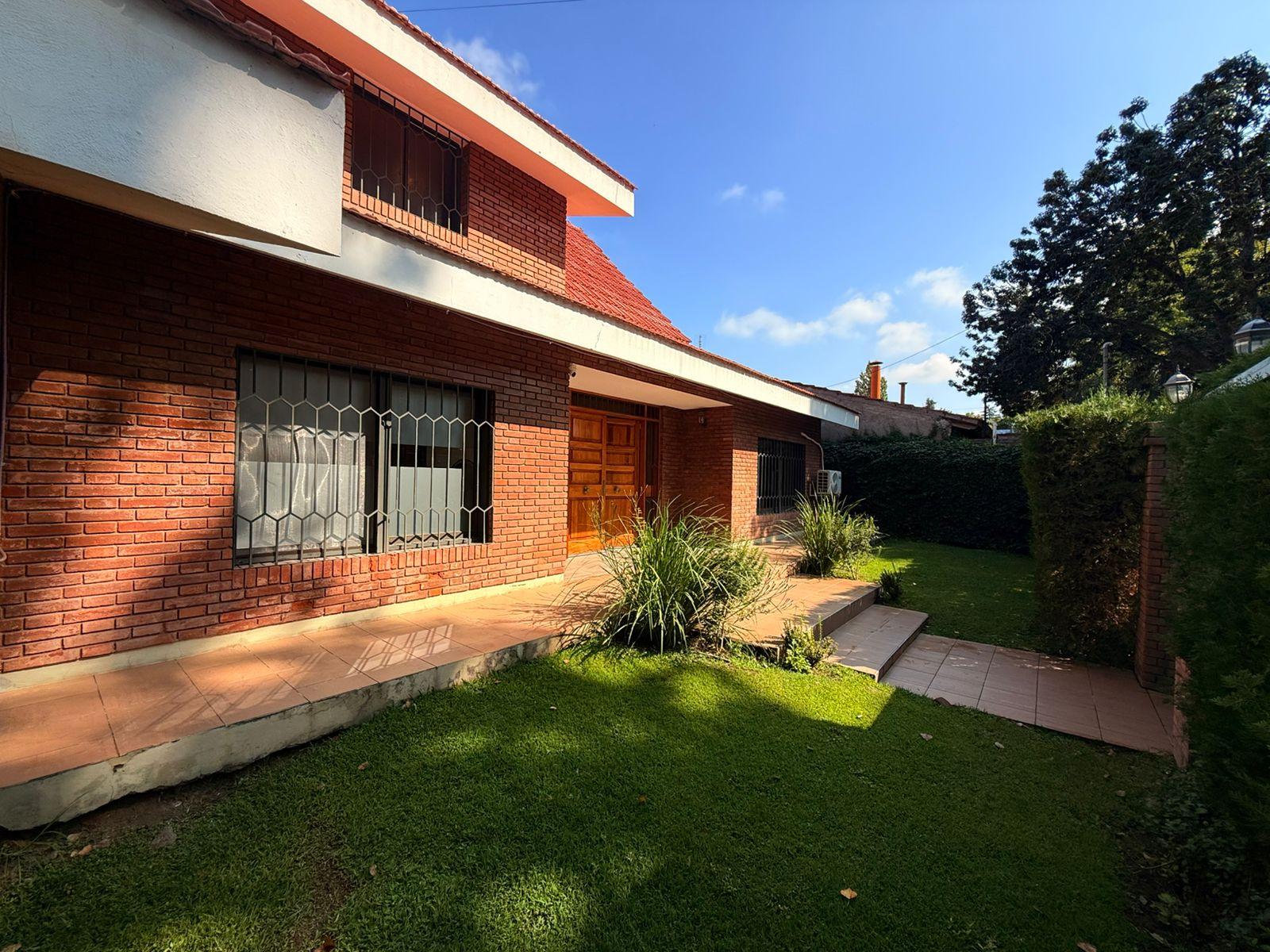 7899811_92644335966647181396117587953467091159759869271939927279996213113329332283293