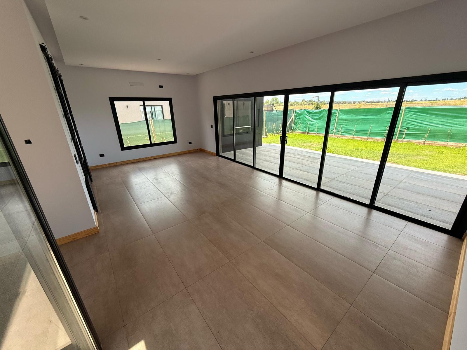 7153473_4966237877121140812014989175088703101935563430109676099848233618654510850098