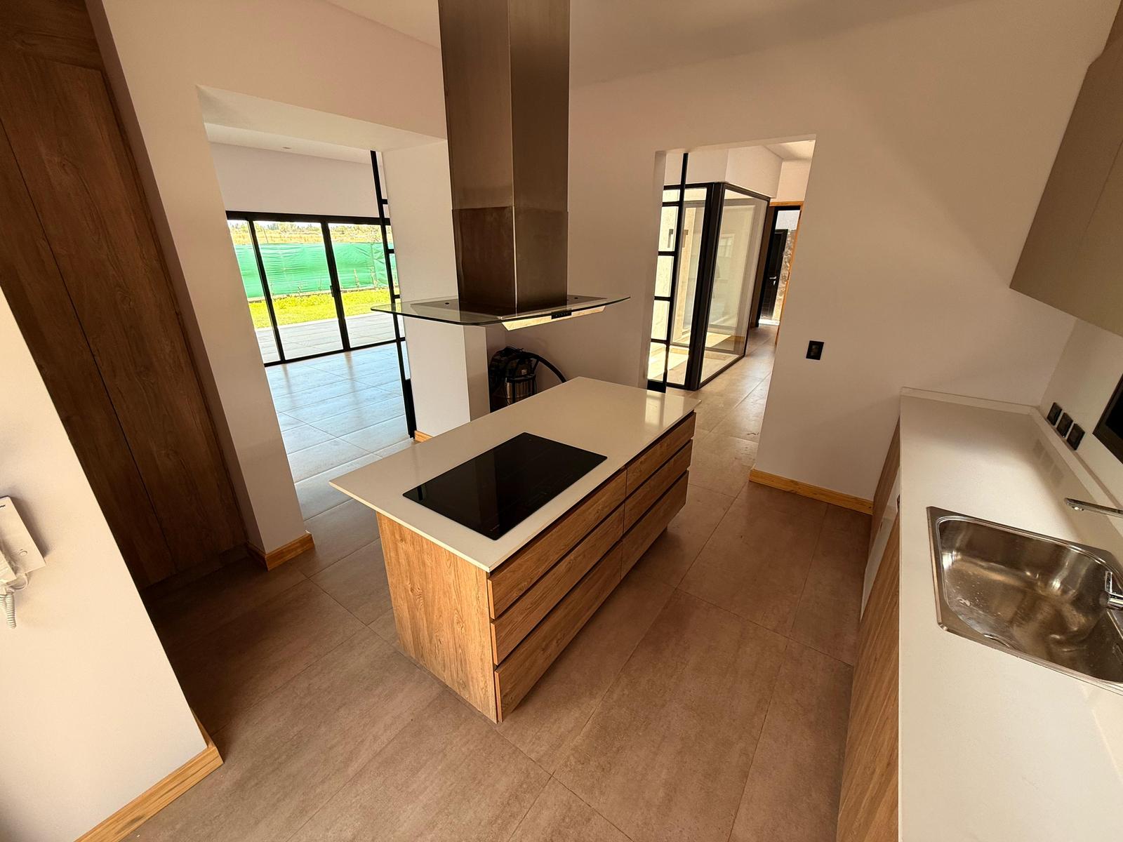 7153473_55072018238098212526795485238551433663801464395669068471809691291548211180526