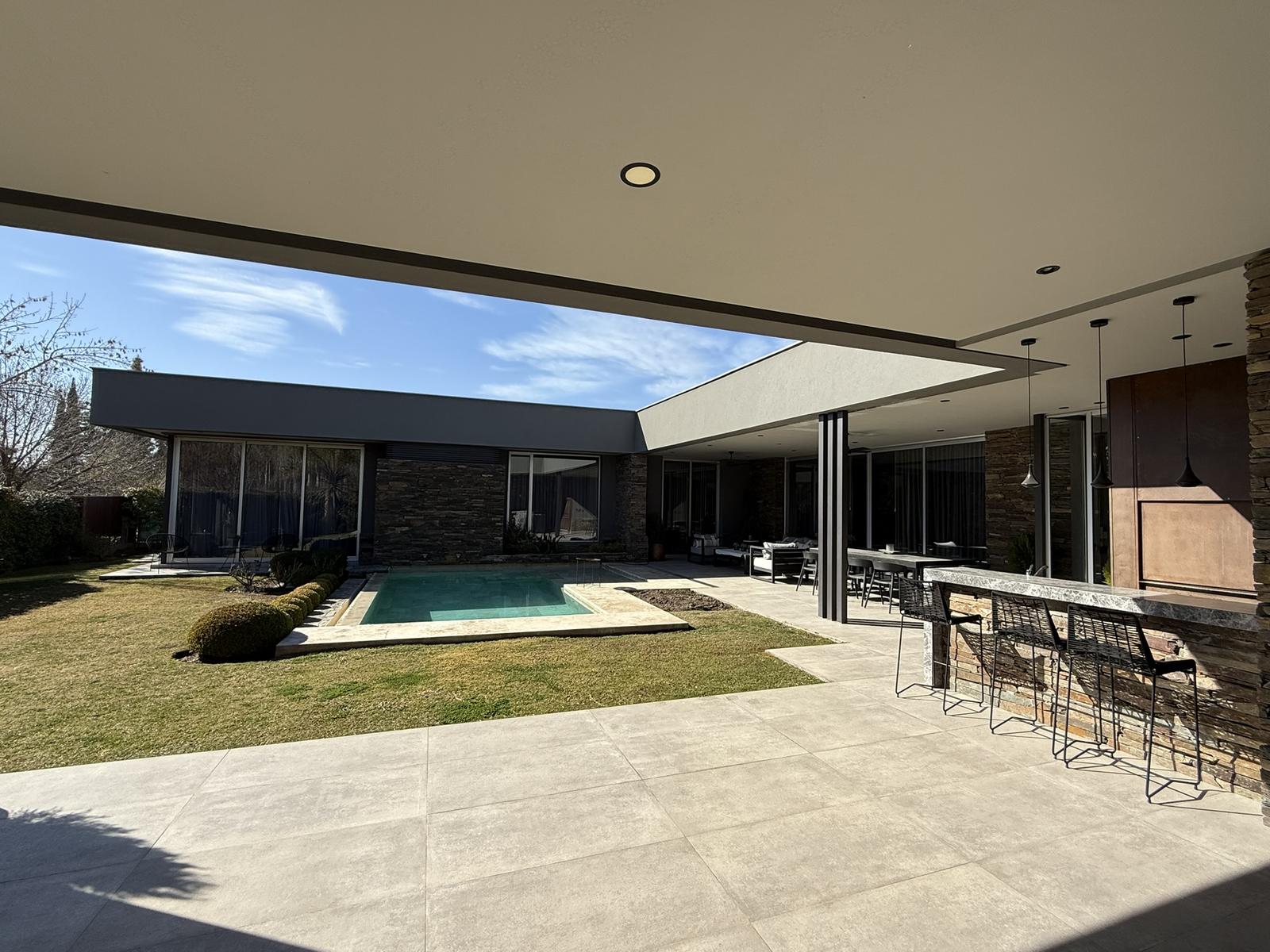 7300130_39711236354984518306260746947630003976324618938933316898207787361311055300950