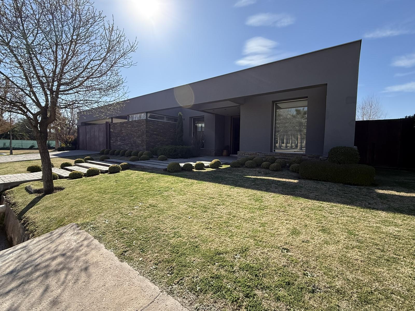 7300130_95831033964302857428966227191787259401715479716565803288645365359839061160921