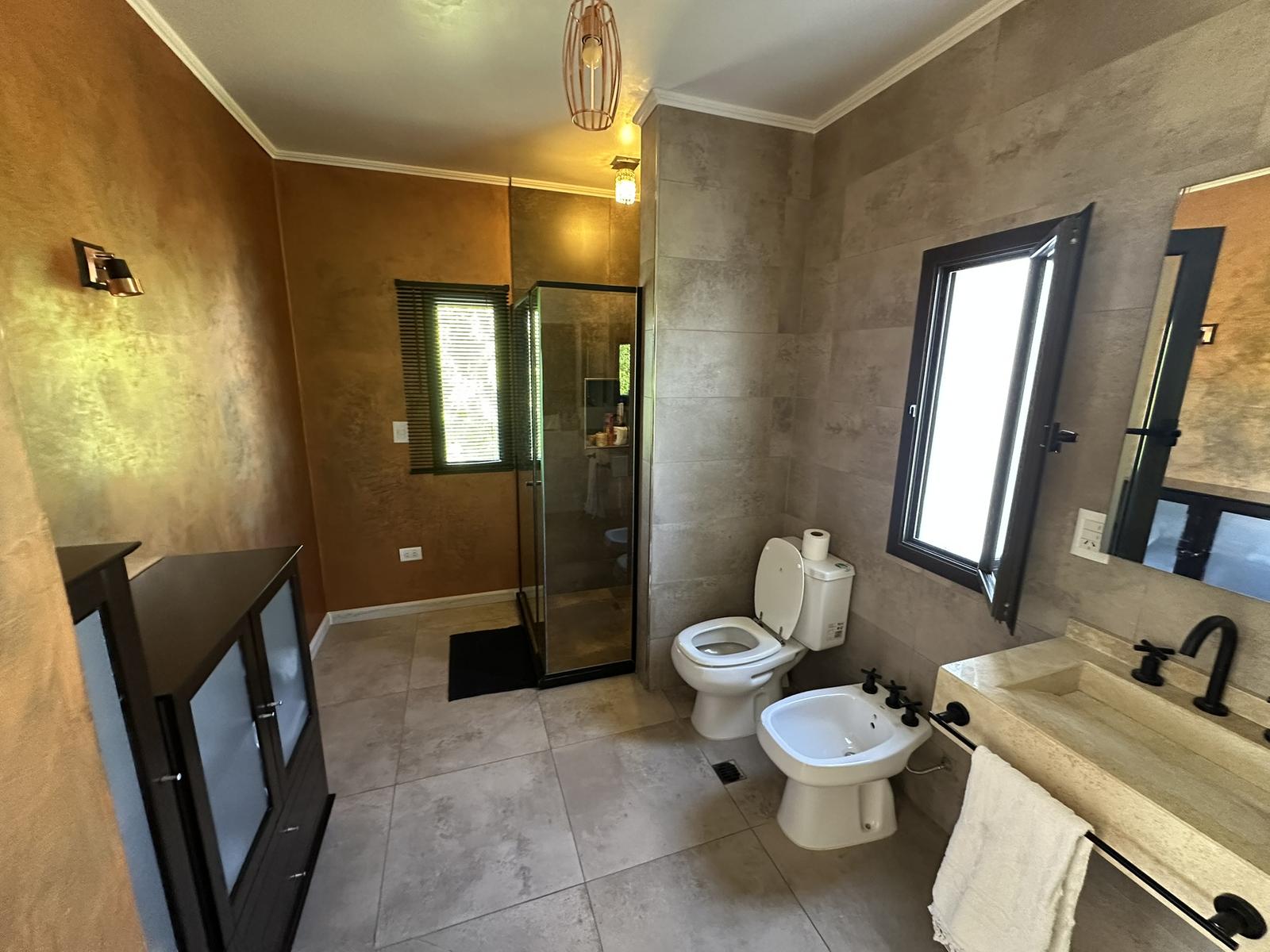 7921300_18719324309983308407863927347078524208661093749772755685111079356137835805326